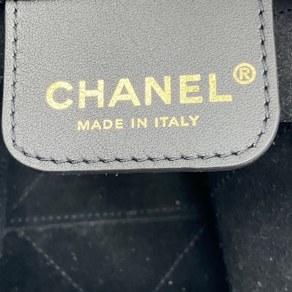 CHANEL BLACK / GOLD HARDWARE CHAIN STRAP LEATHER HOBO BAG - Picture 7 of 13